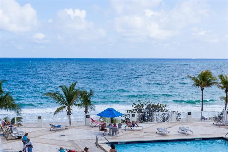 PLAYA DEL SOL CONDOS - Residential