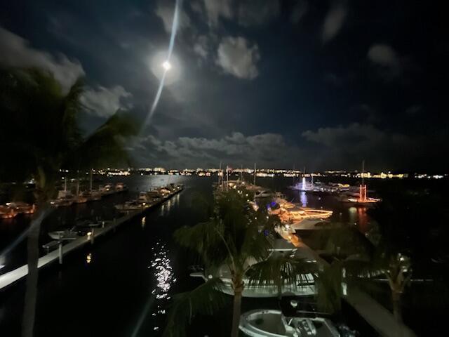 MOORINGS AT LANTANA CONDO - Residential