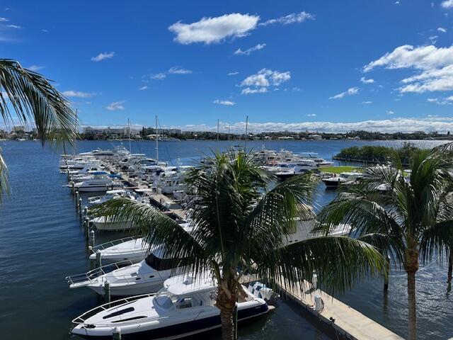 MOORINGS AT LANTANA CONDO 3 - Residential