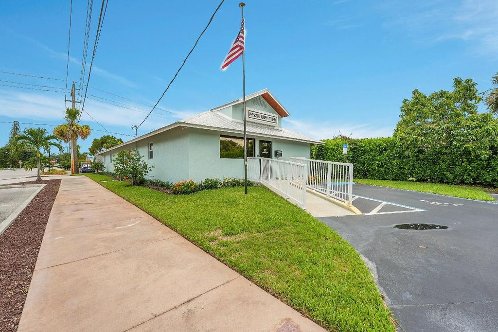 Photo of 101 SE Martin Luther King Jr Boulevard, Stuart, FL 34994 (MLS # R11108105)