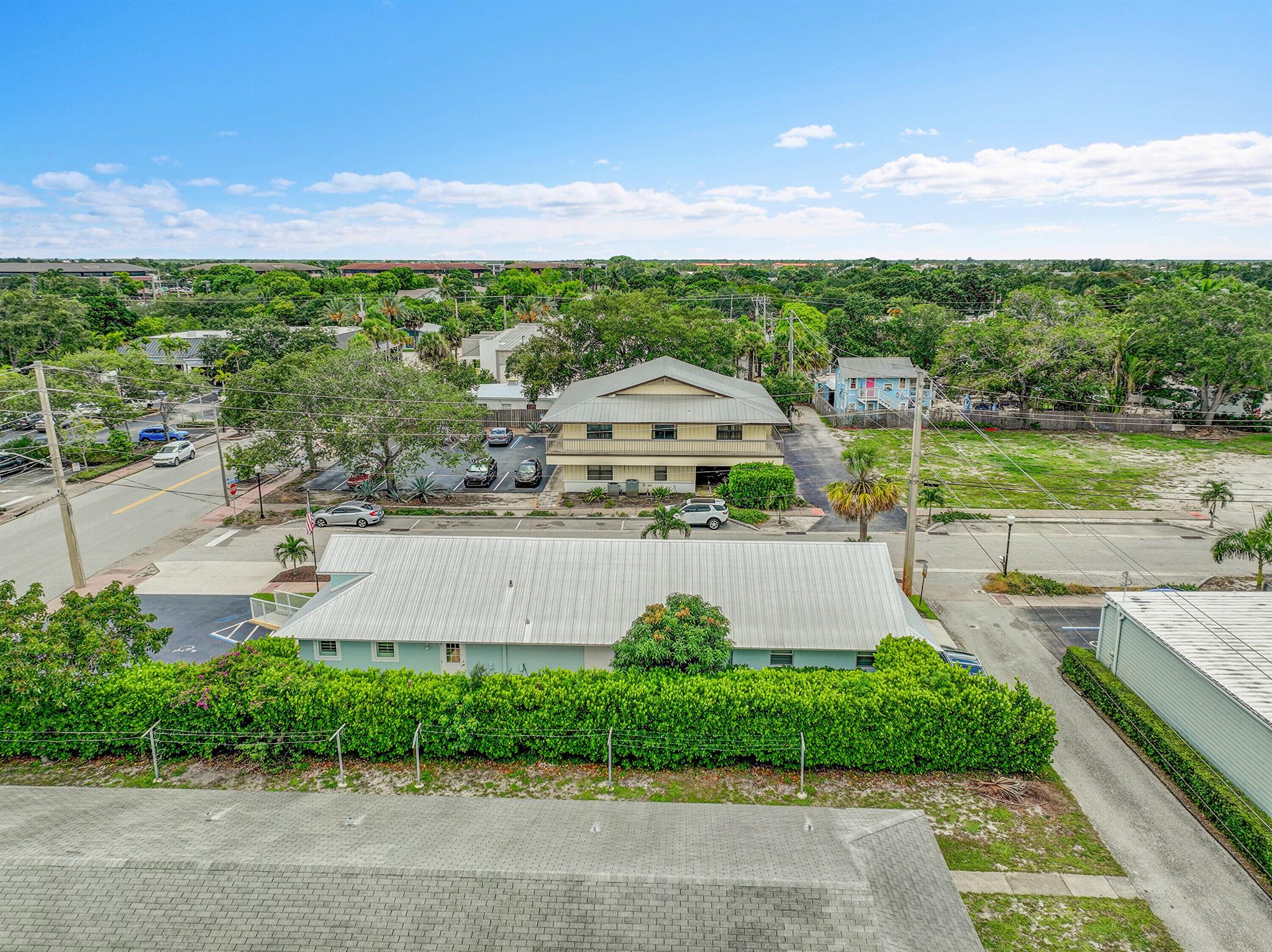 WOODLAWN PARK - Commercial Sale