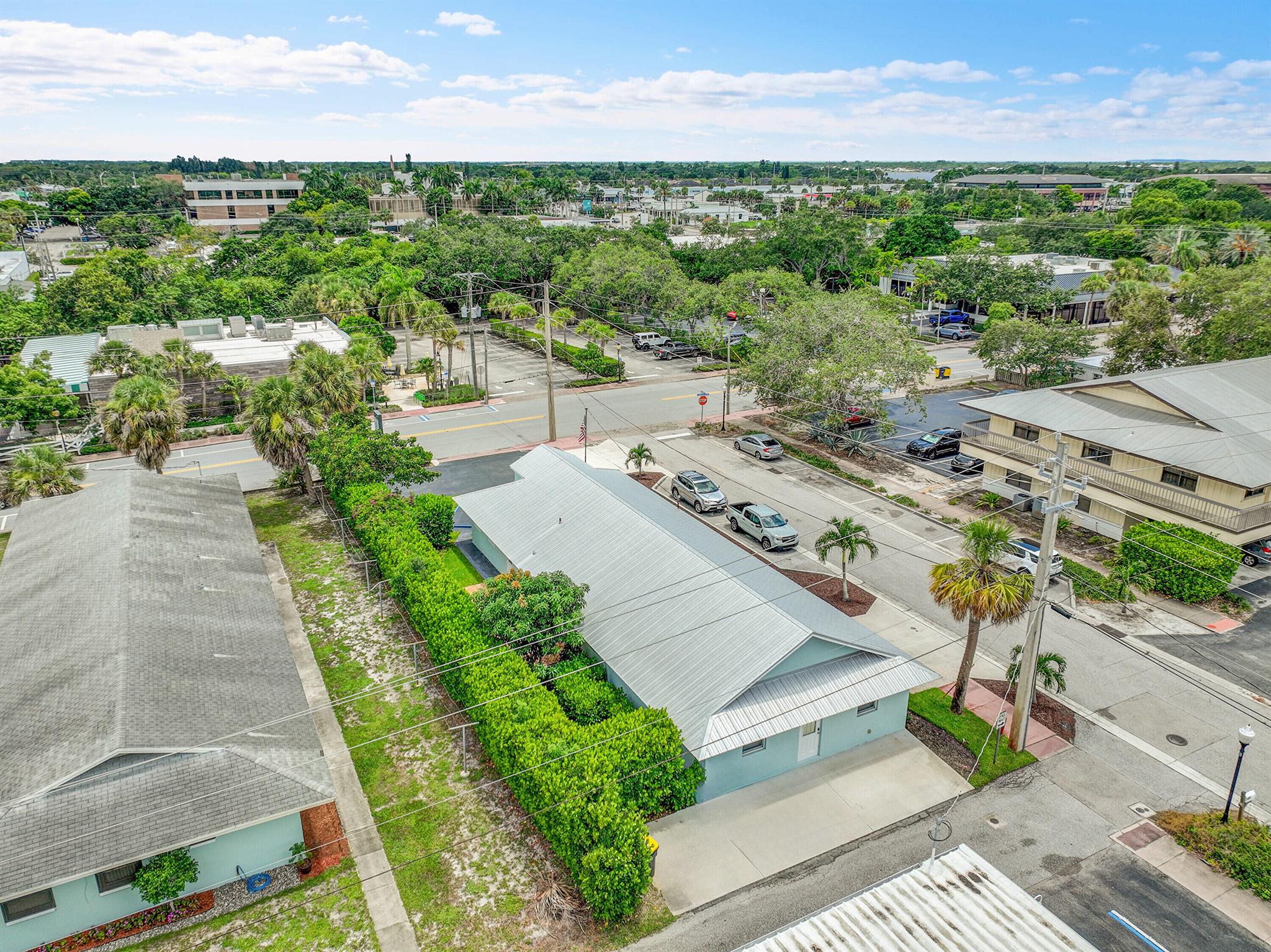 WOODLAWN PARK - Commercial Sale