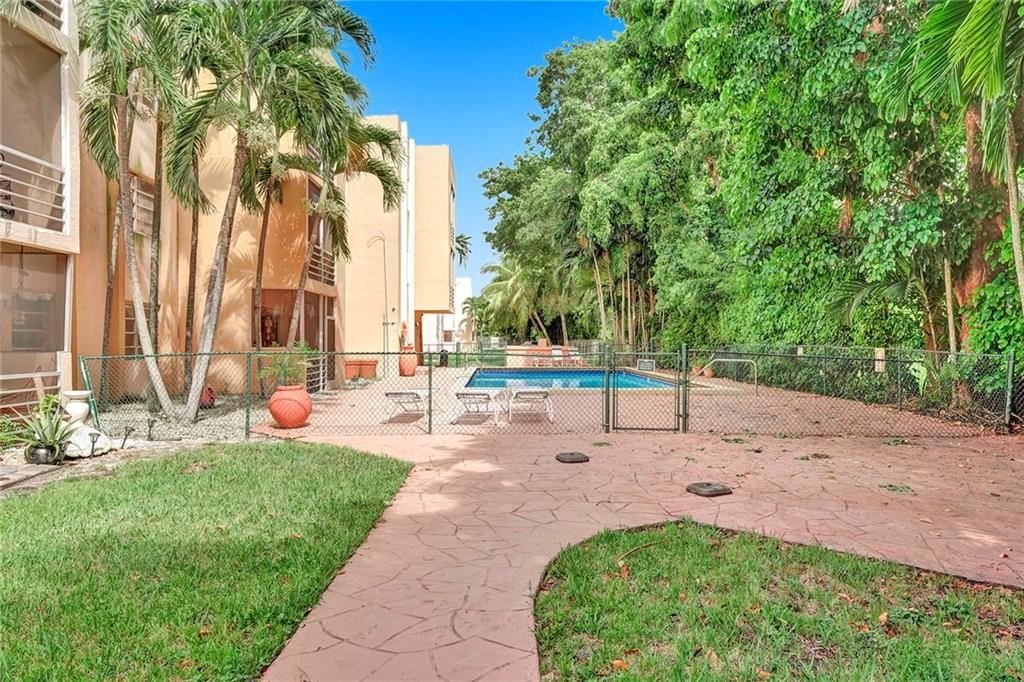 PALMETTO FAIRWAY CONDO - Residential