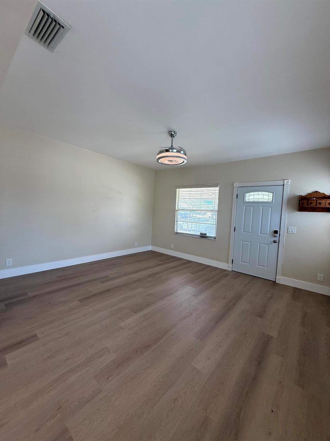 COLONIAL ESTATES - Residential Lease