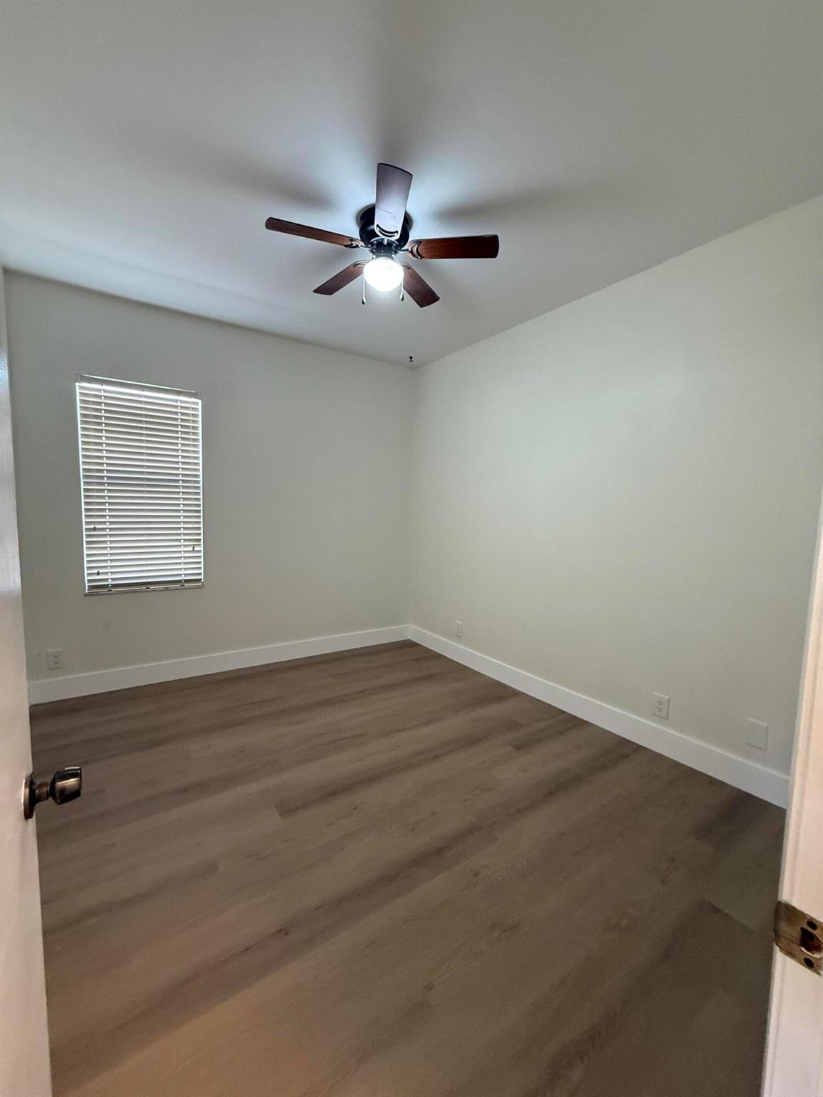 COLONIAL ESTATES - Residential Lease