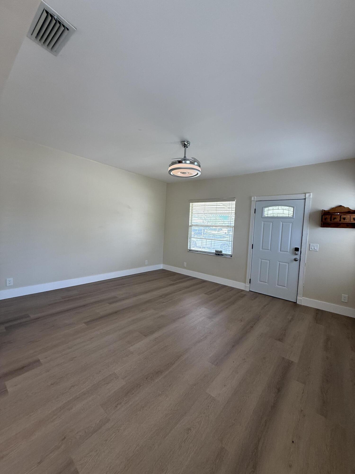 COLONIAL ESTATES - Residential Lease