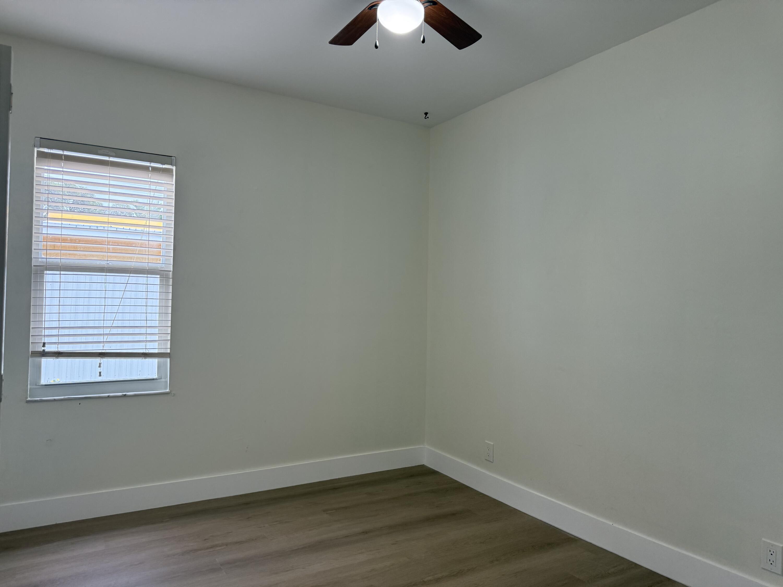 COLONIAL ESTATES - Residential Lease