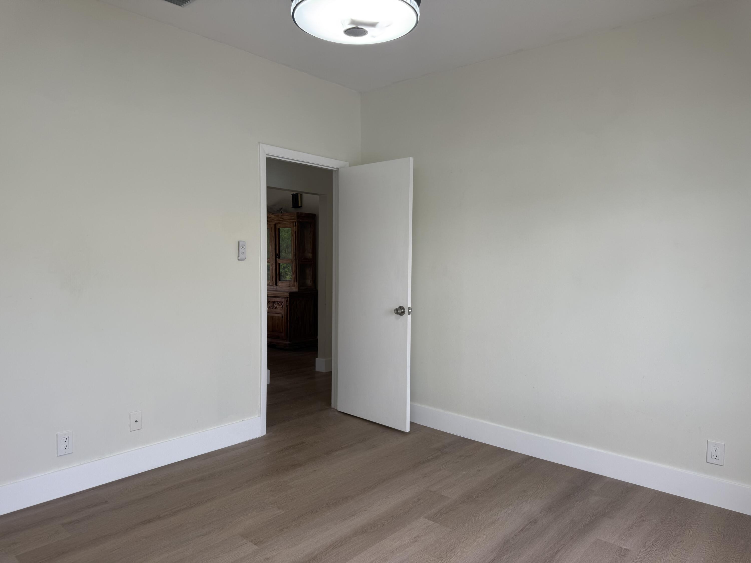 COLONIAL ESTATES - Residential Lease