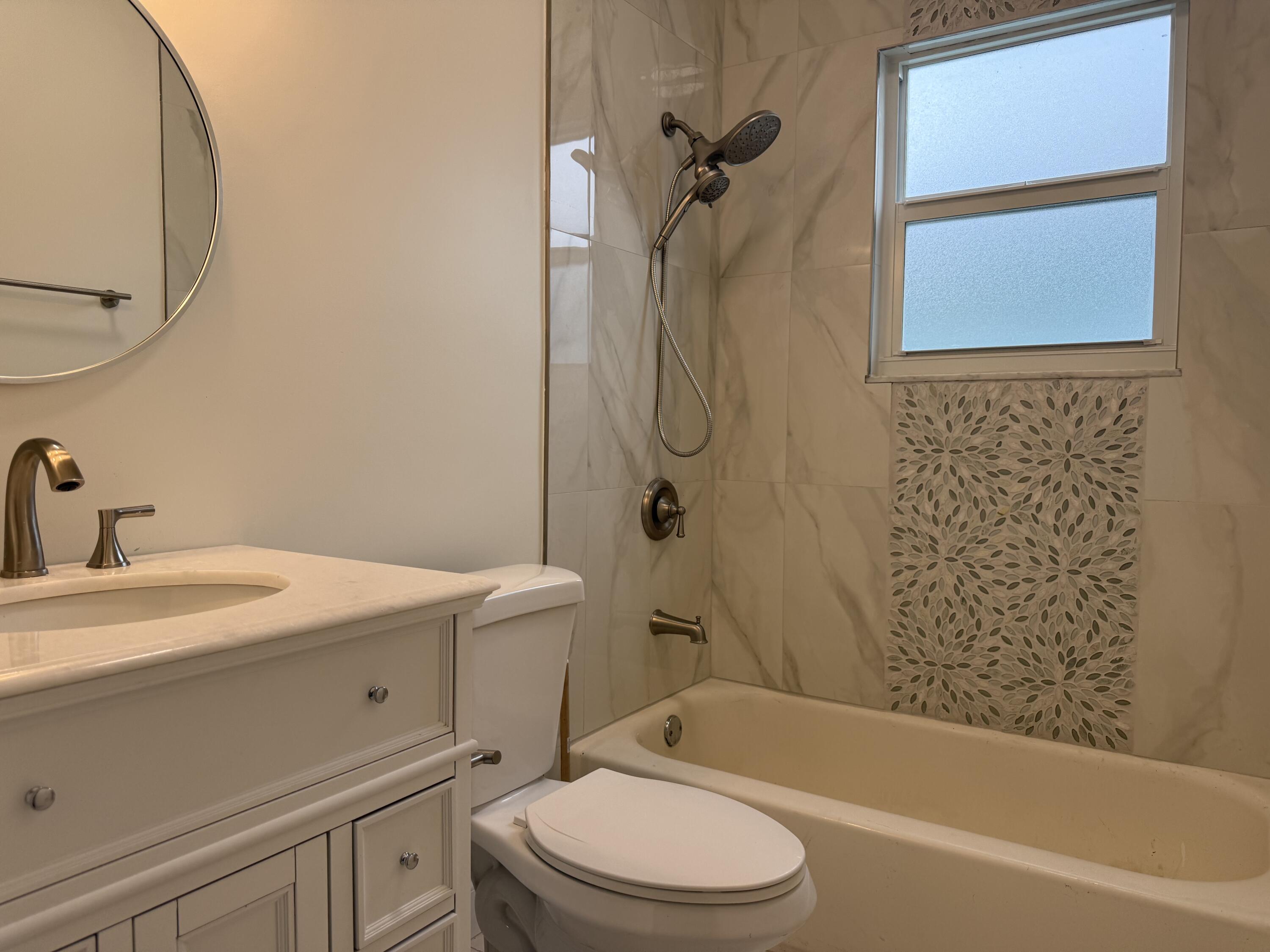 COLONIAL ESTATES - Residential Lease