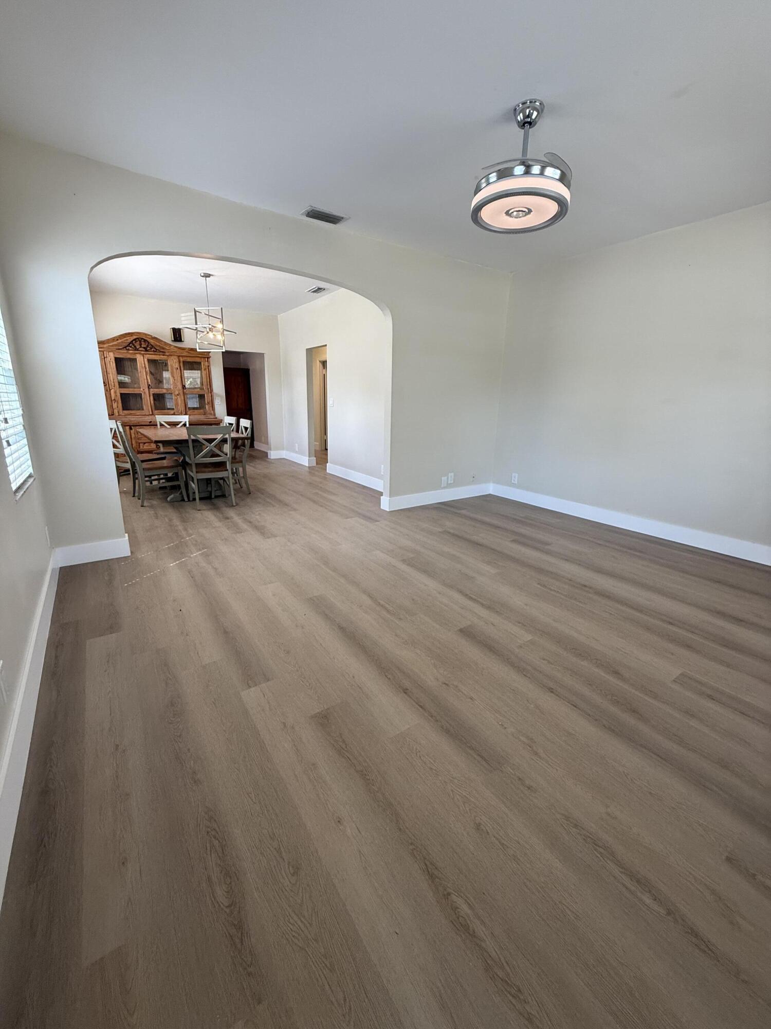 COLONIAL ESTATES - Residential Lease