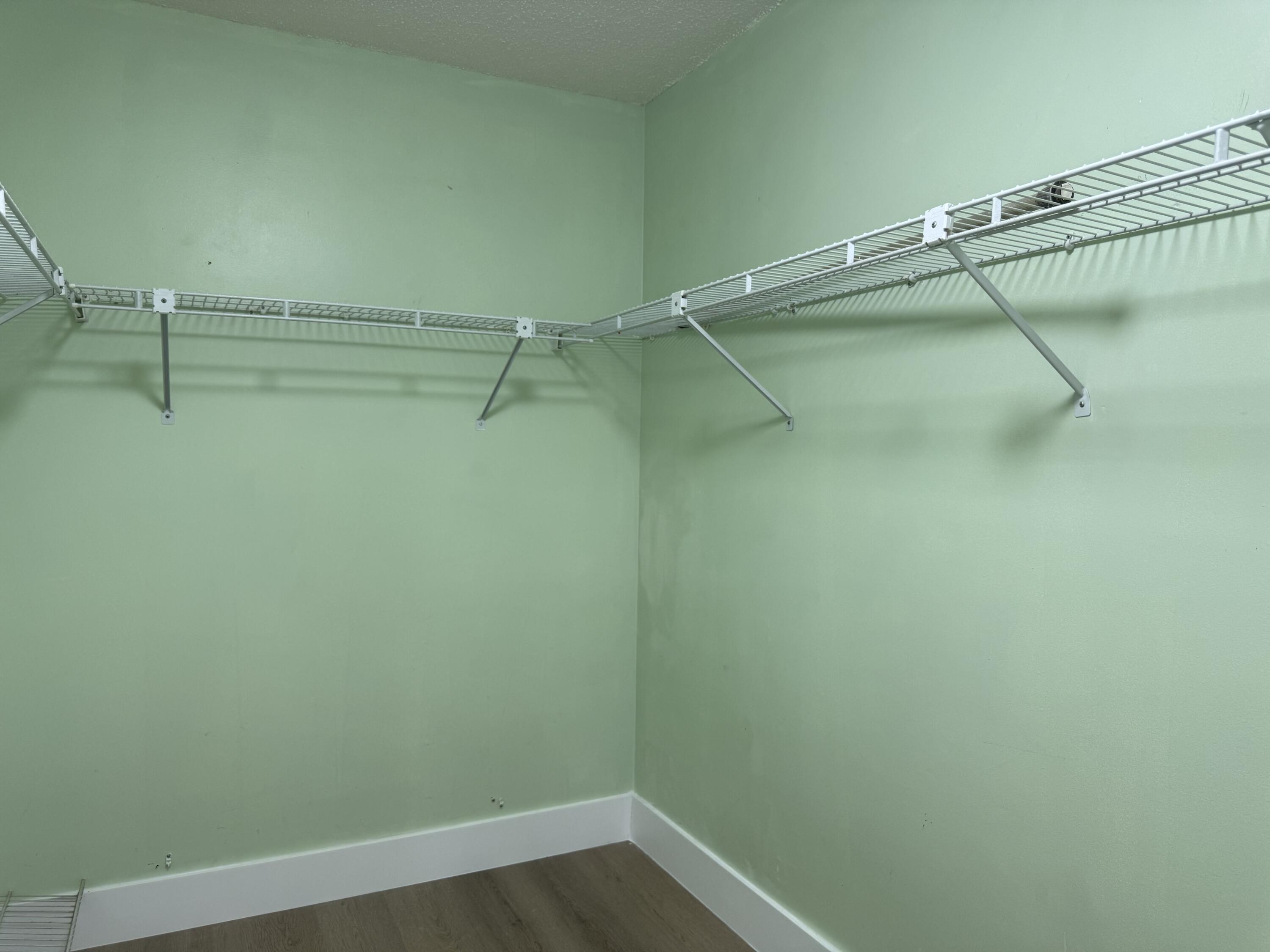 COLONIAL ESTATES - Residential Lease