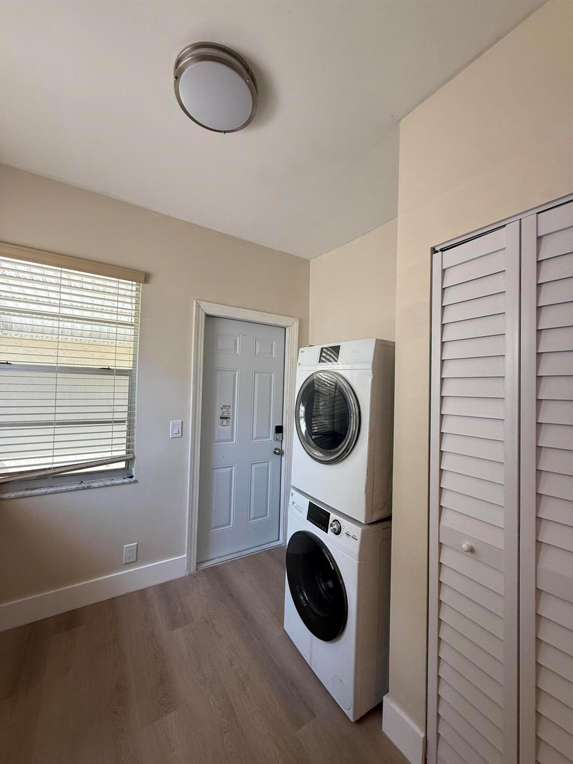 COLONIAL ESTATES - Residential Lease