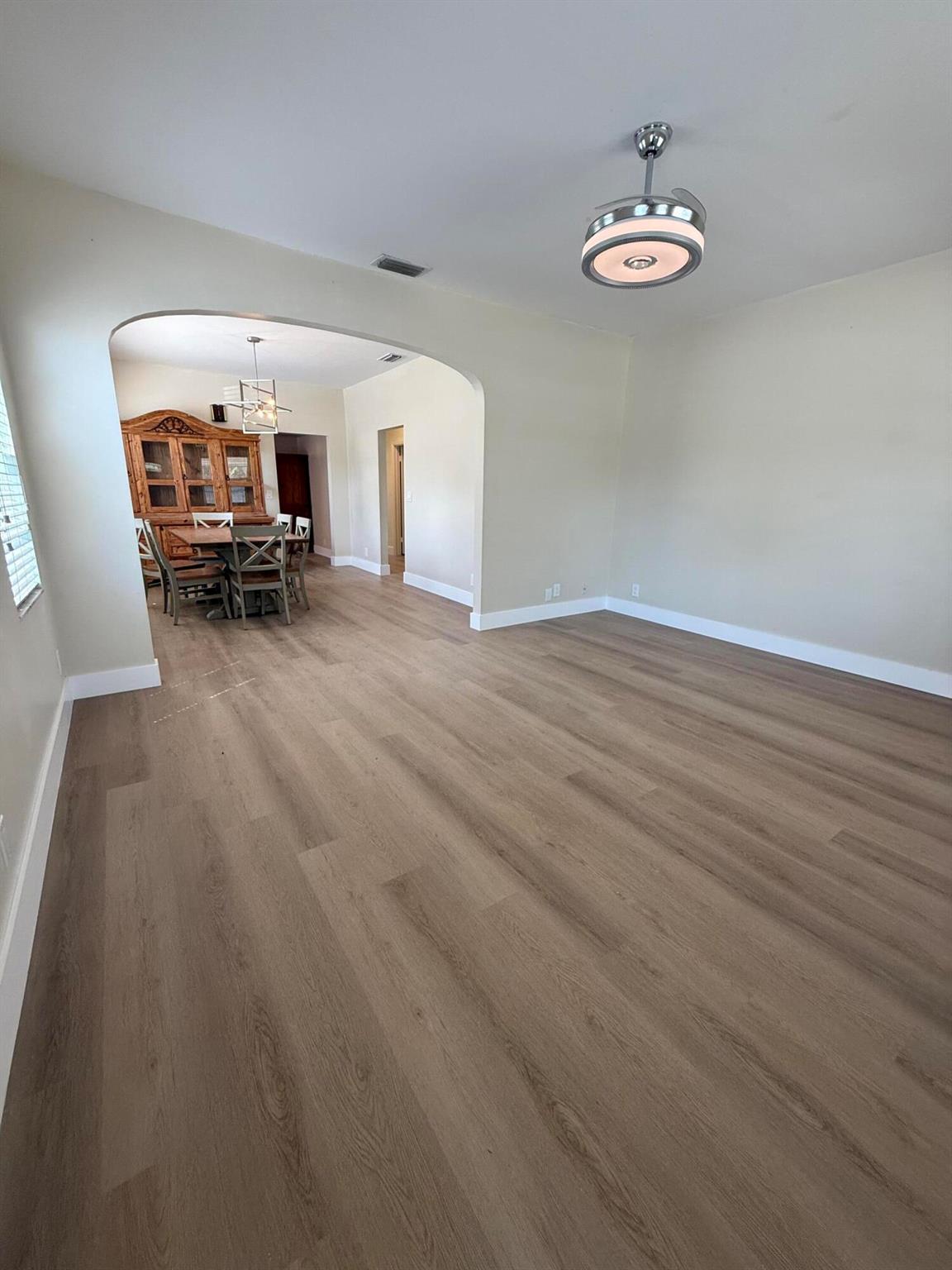 COLONIAL ESTATES - Residential Lease