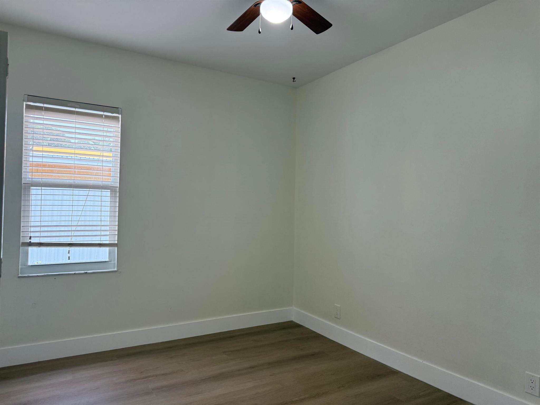 COLONIAL ESTATES - Residential Lease