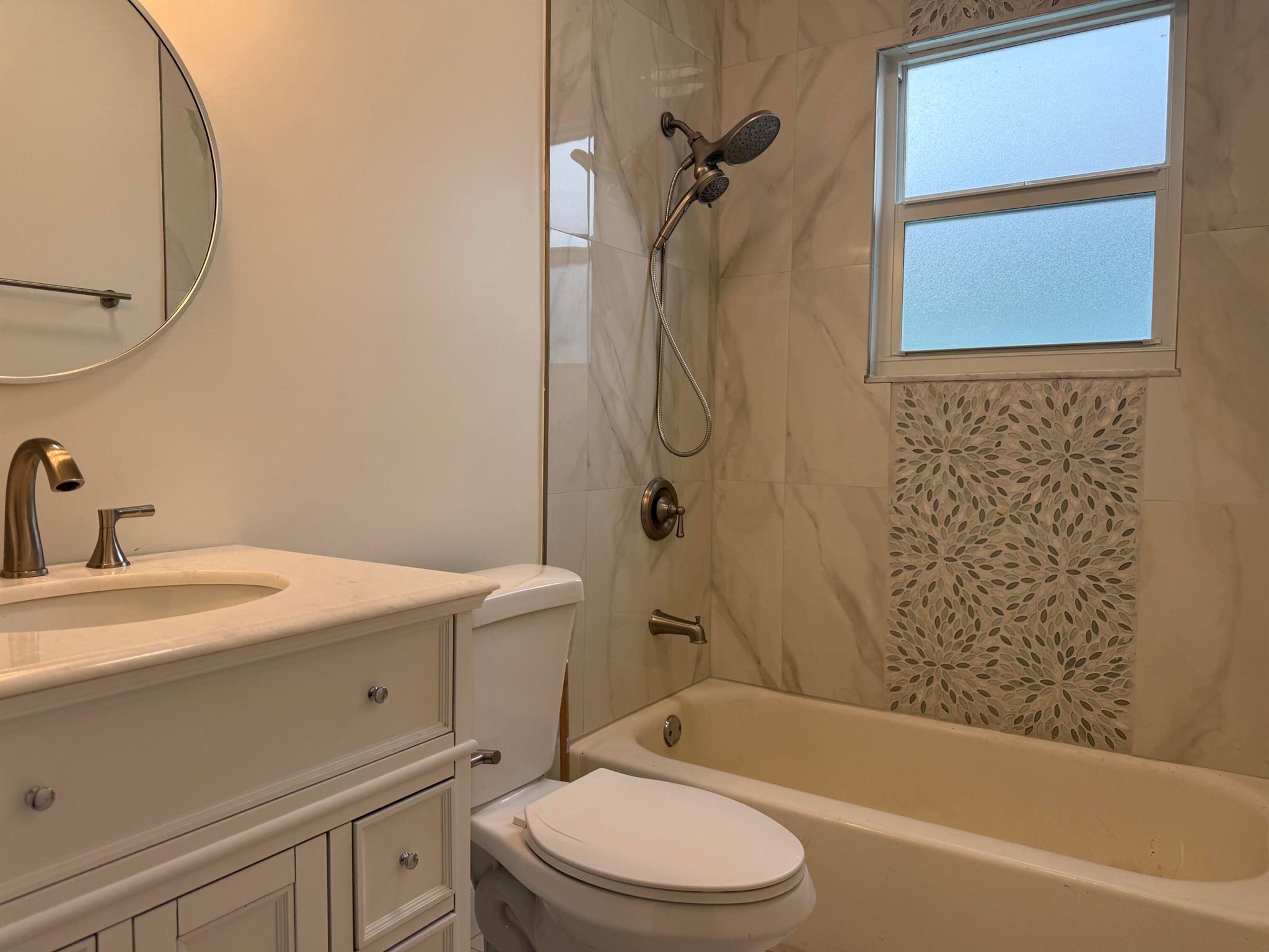 COLONIAL ESTATES - Residential Lease