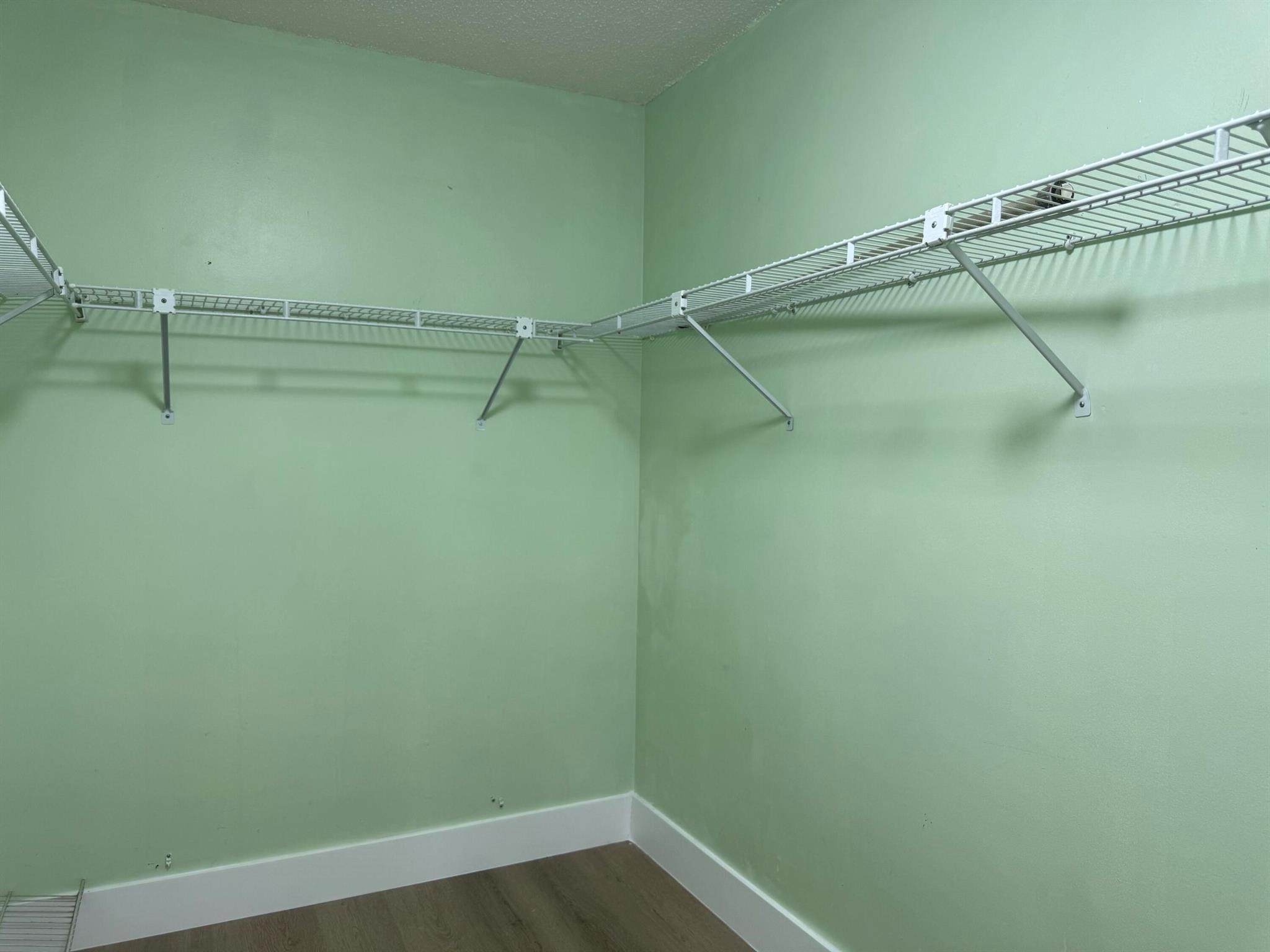 COLONIAL ESTATES - Residential Lease