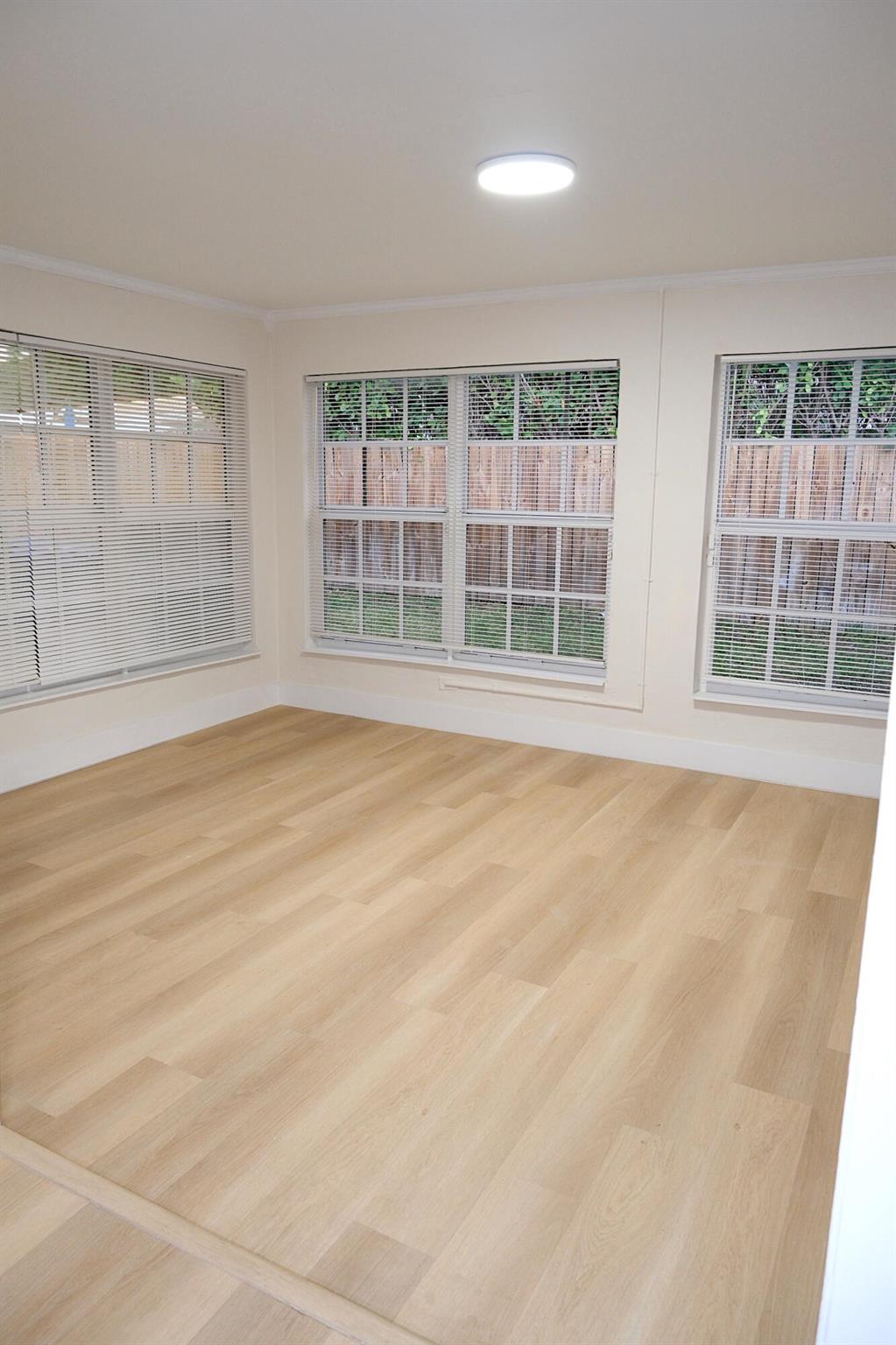 LYONS PARK - Residential