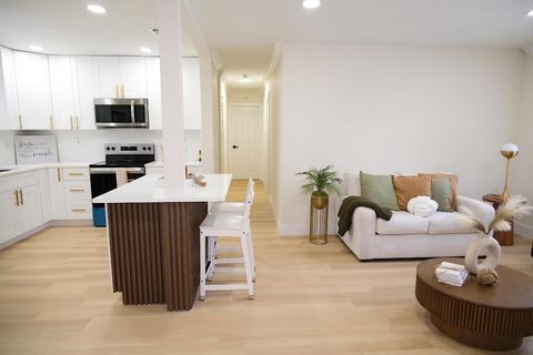 1084 SW 4th Avenue Pompano Beach FL 33060