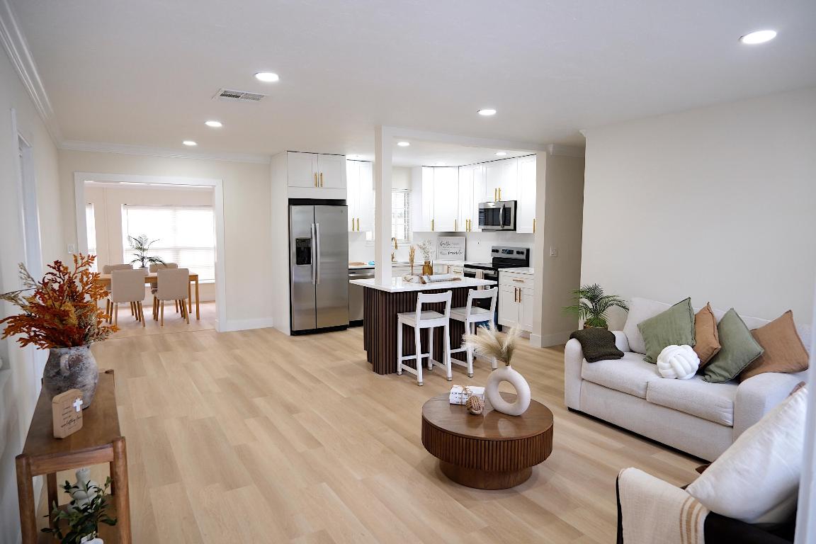 LYONS PARK - Residential