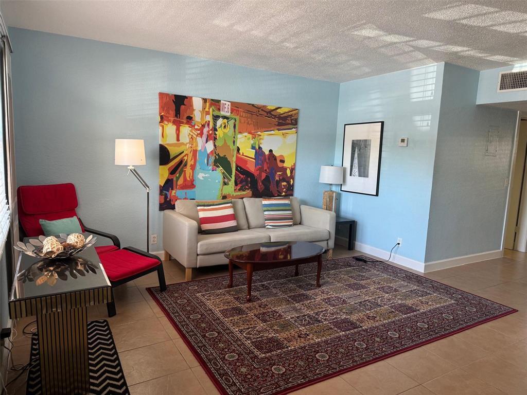 WILTON VILLAGE CONDO - Residential Lease