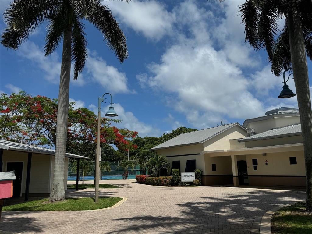 WILTON VILLAGE CONDO - Residential Lease