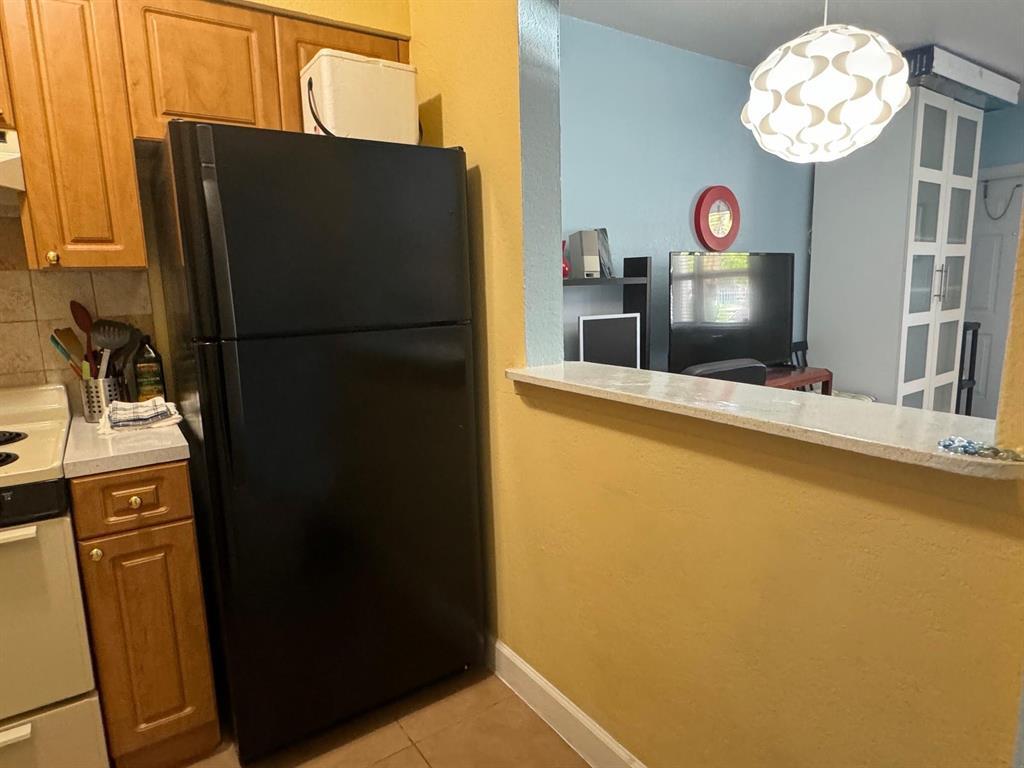 WILTON VILLAGE CONDO - Residential Lease