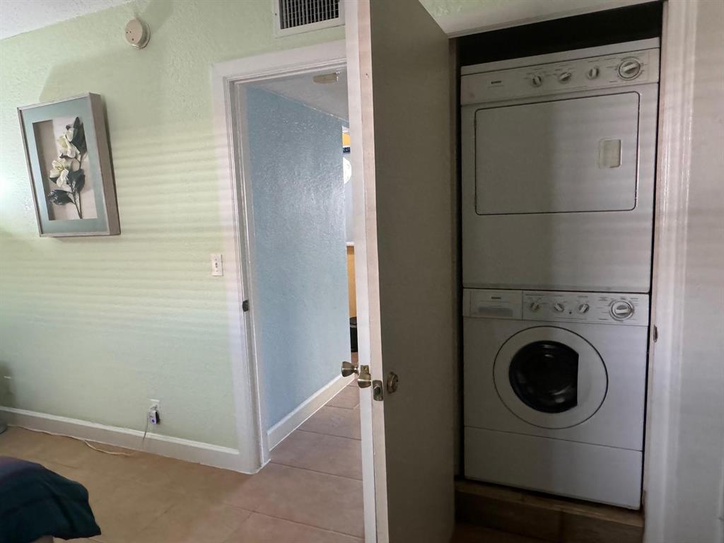 WILTON VILLAGE CONDO - Residential Lease