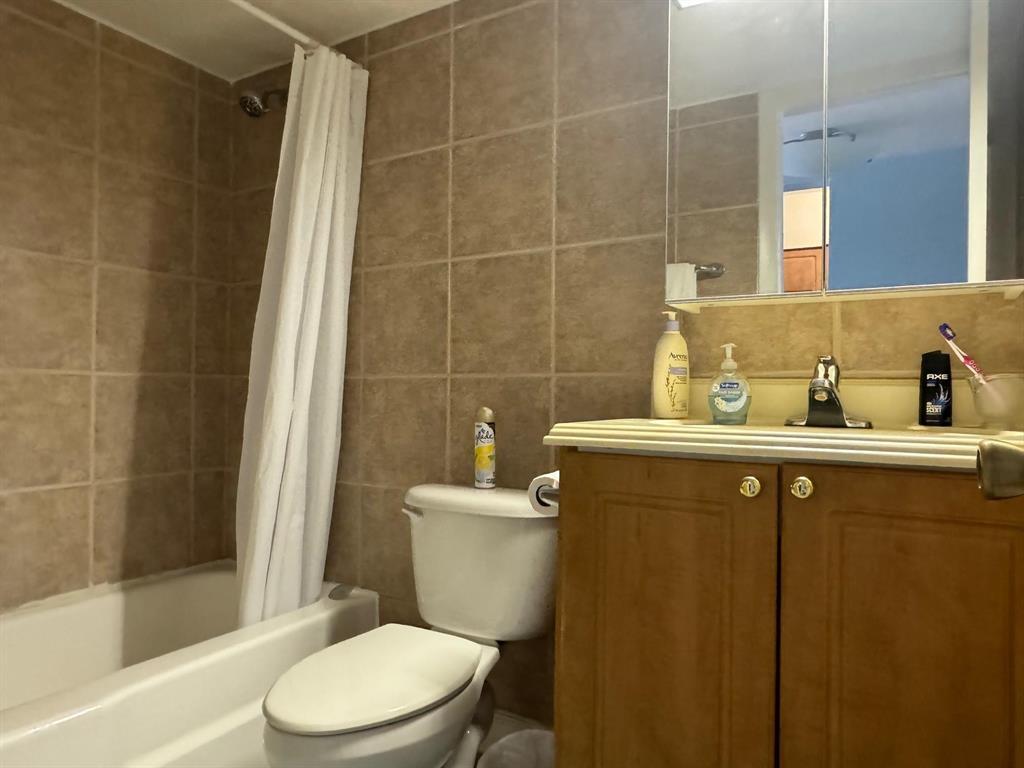 WILTON VILLAGE CONDO - Residential Lease