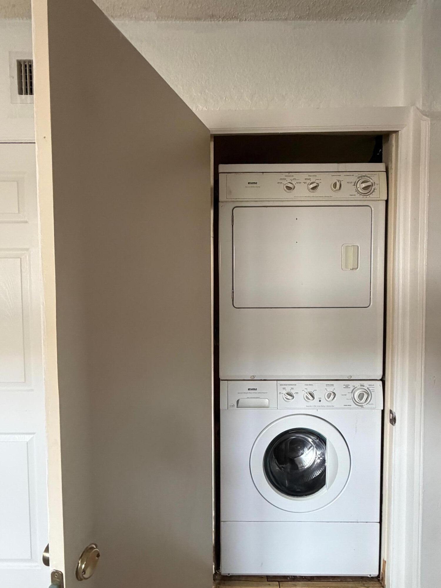 WILTON VILLAGE CONDO - Residential Lease