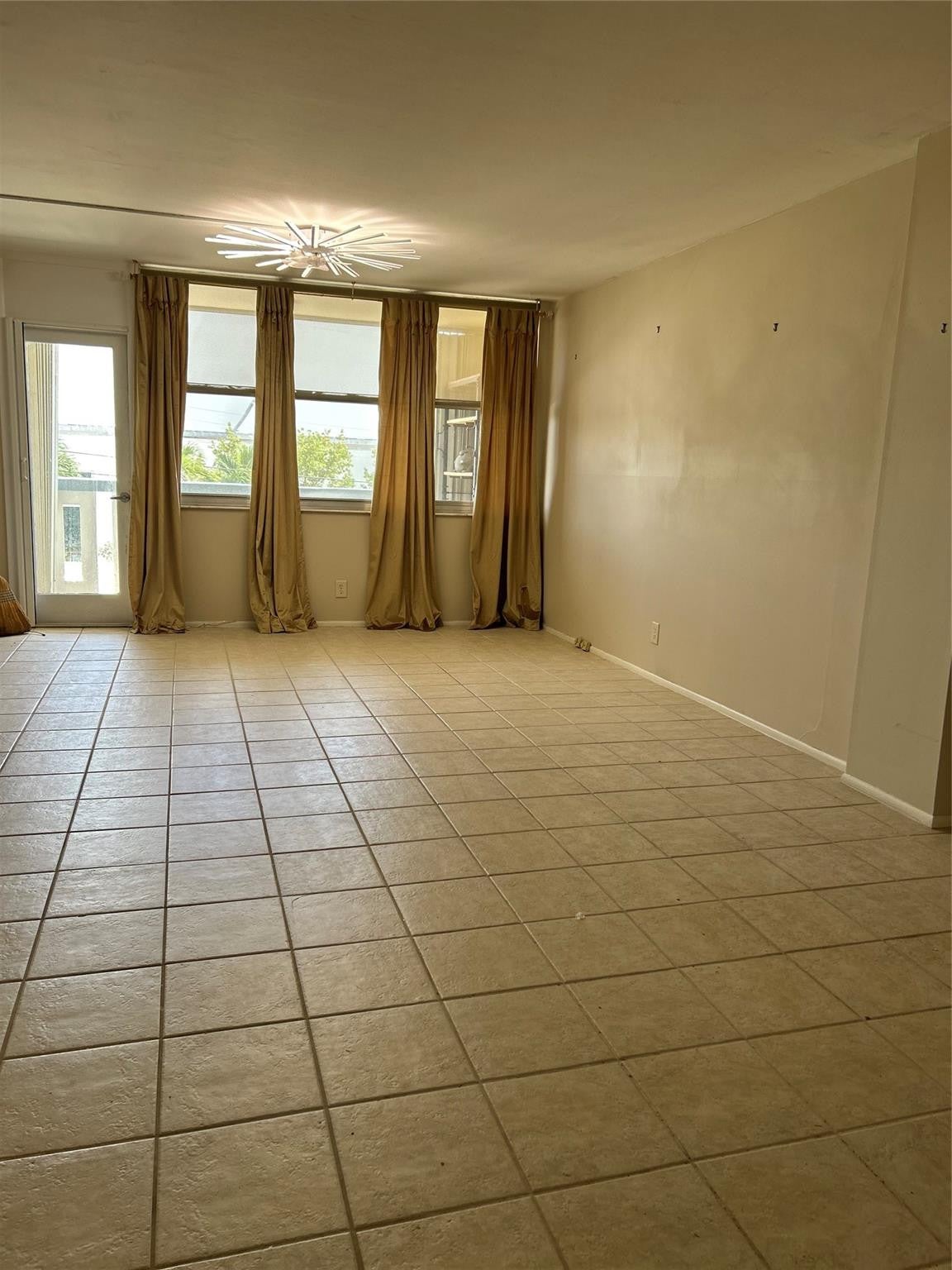 305 N POMPANO BEACH Boulevard 206