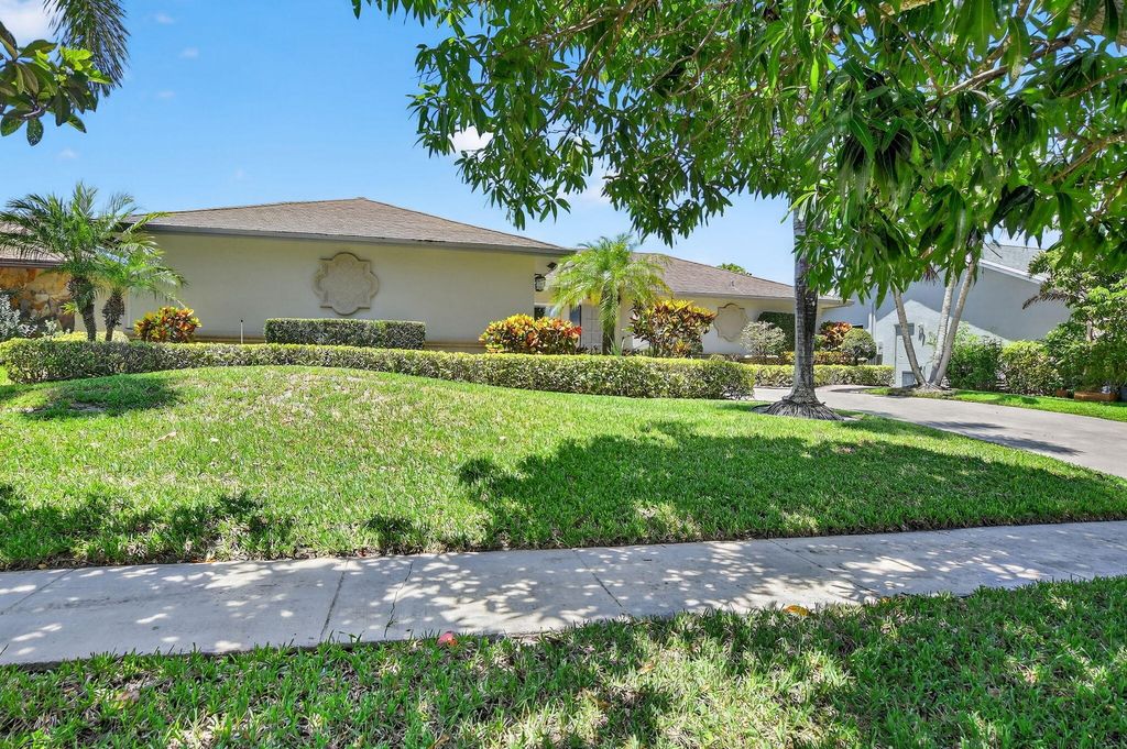 Photo of 6385 Hollandaire Drive E, Boca Raton, FL 33433 (MLS # R11109785)