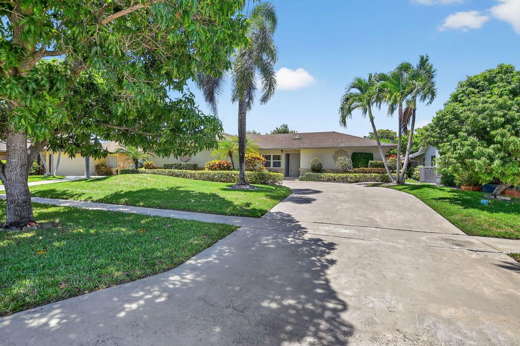 Photo of 6385 Hollandaire Drive E, Boca Raton, FL 33433 (MLS # R11109785)