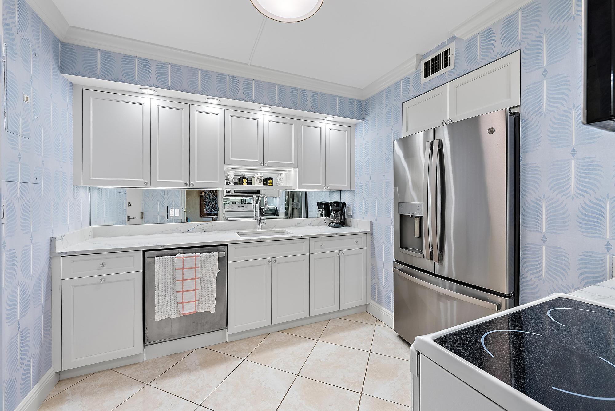 View photos, virtual tours, details... 170 N Ocean Boulevard 410