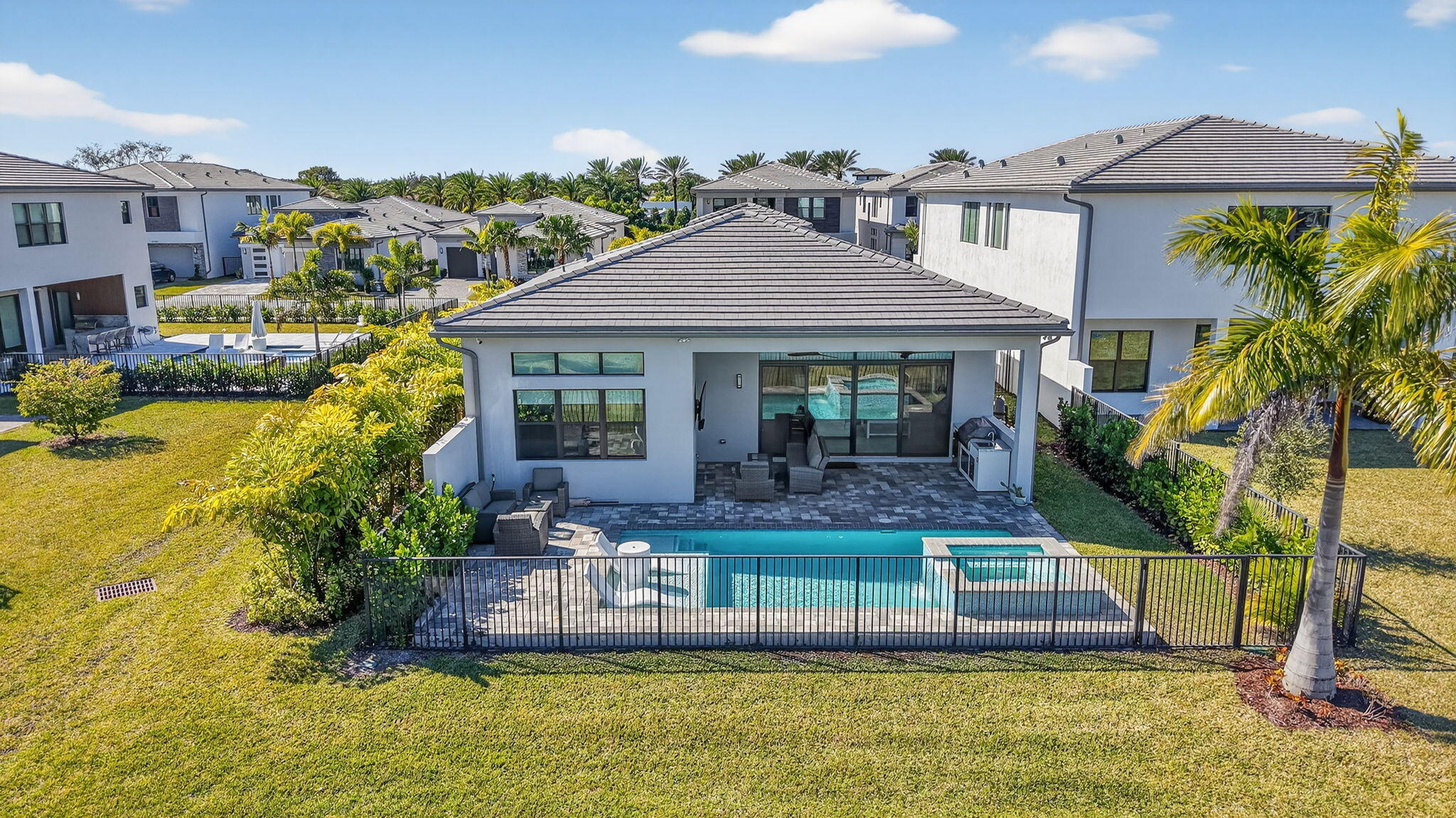 BOCA RATON GOLF COURSE PUD PLAT SIX LT 520 - Residential