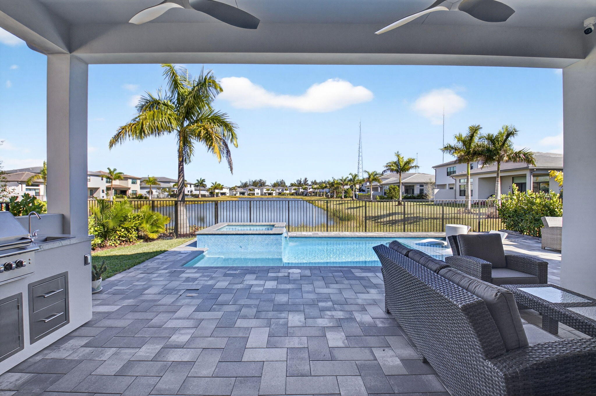 BOCA RATON GOLF COURSE PUD PLAT SIX LT 520 - Residential