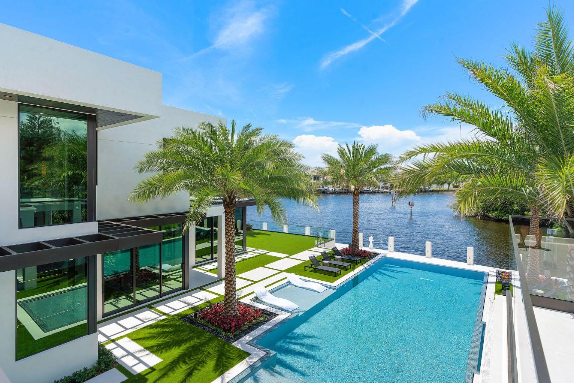 ROYAL PALM YACHT & COUNTRY CLUB - Residential