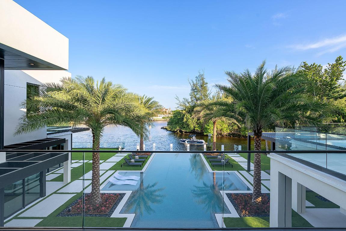 ROYAL PALM YACHT & COUNTRY CLUB - Residential