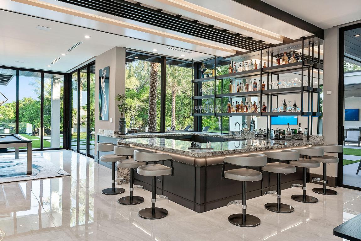 ROYAL PALM YACHT & COUNTRY CLUB - Residential