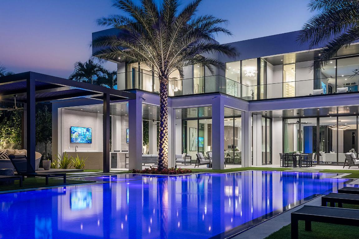 ROYAL PALM YACHT & COUNTRY CLUB - Residential