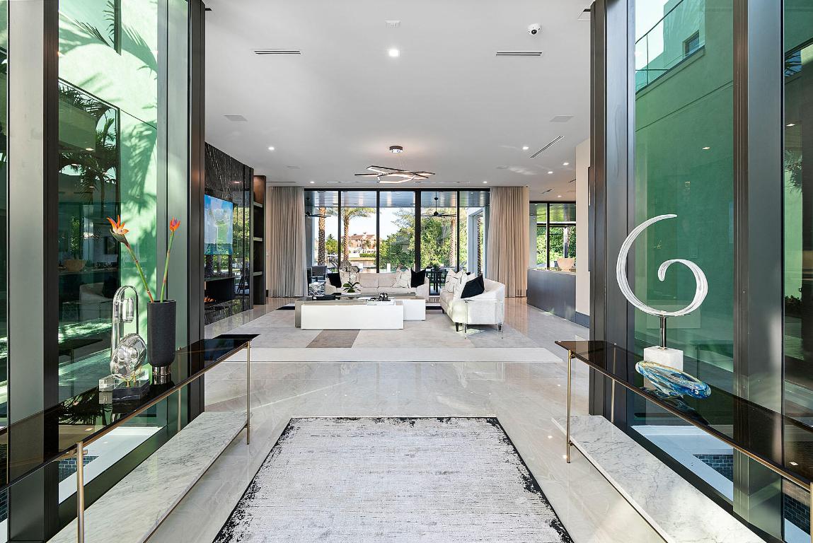 ROYAL PALM YACHT & COUNTRY CLUB - Residential