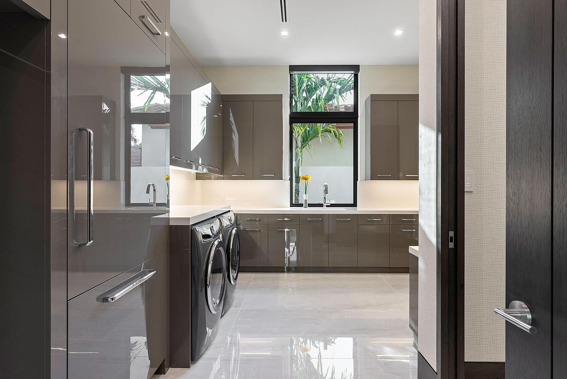 ROYAL PALM YACHT & COUNTR - Residential