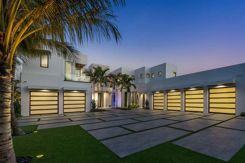 Photo of 372 E Alexander Palm Road, Boca Raton, FL 33432 (MLS # R11079617)
