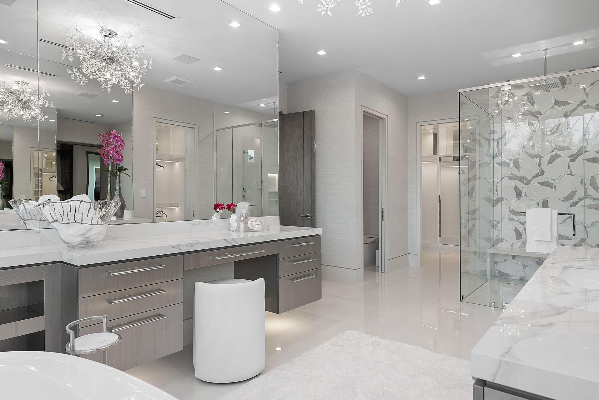 ROYAL PALM YACHT & COUNTR - Residential