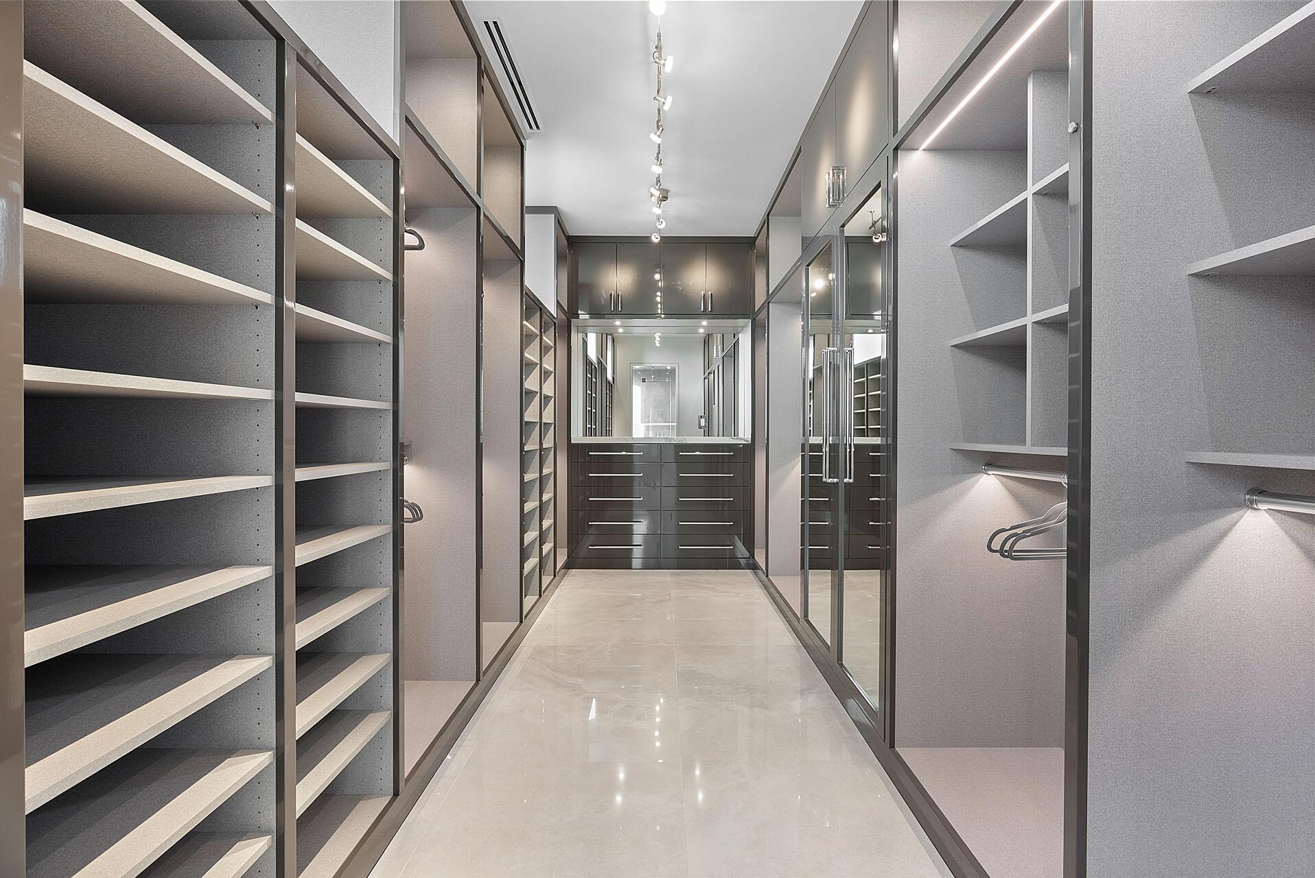 ROYAL PALM YACHT & COUNTR - Residential