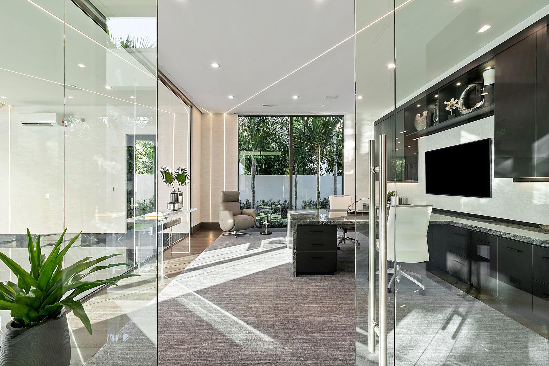 ROYAL PALM YACHT & COUNTR - Residential
