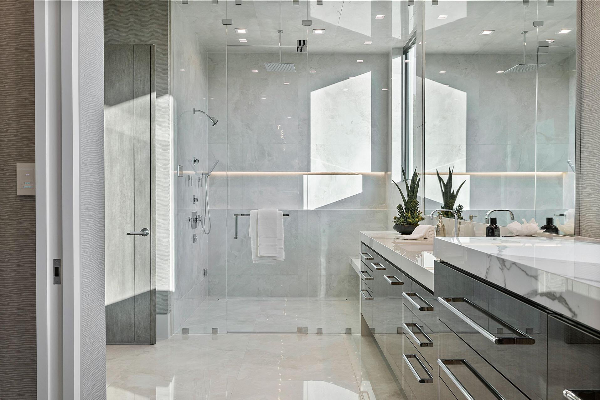 ROYAL PALM YACHT & COUNTR - Residential
