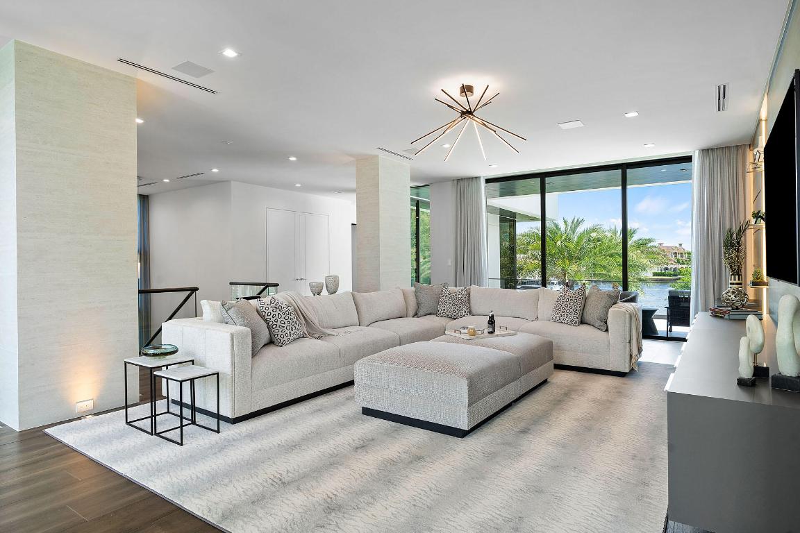 ROYAL PALM YACHT & COUNTRY CLUB - Residential