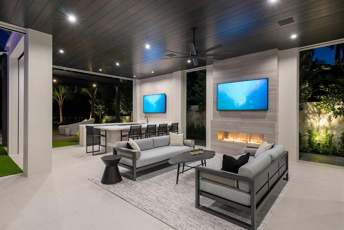 ROYAL PALM YACHT & COUNTRY CLUB - Residential