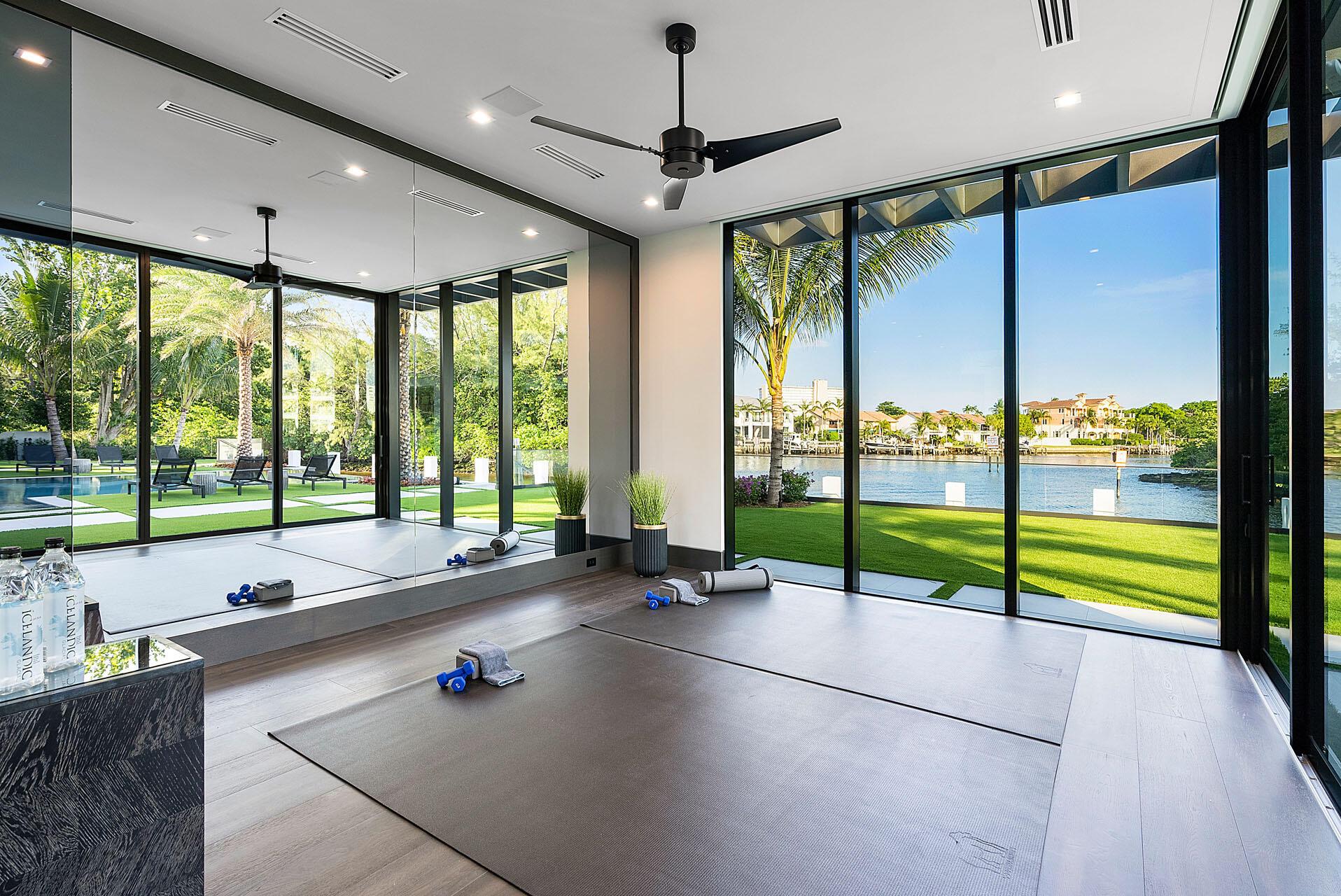 ROYAL PALM YACHT & COUNTR - Residential