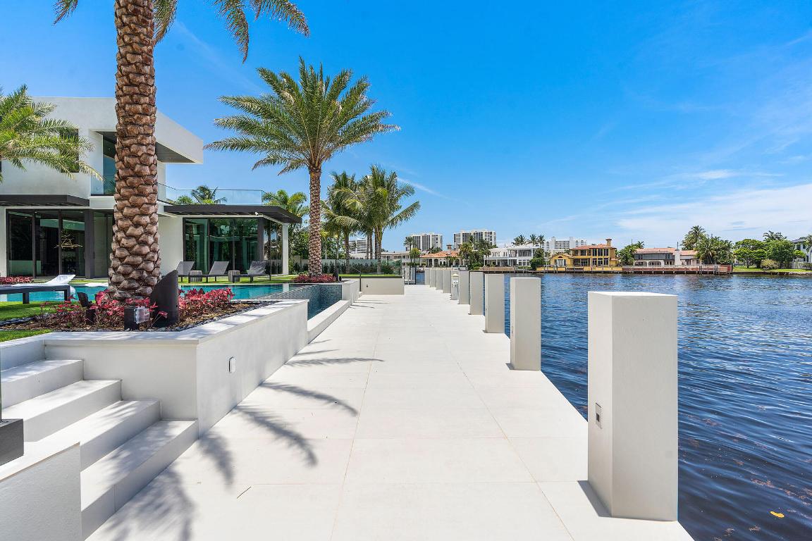 ROYAL PALM YACHT & COUNTRY CLUB - Residential